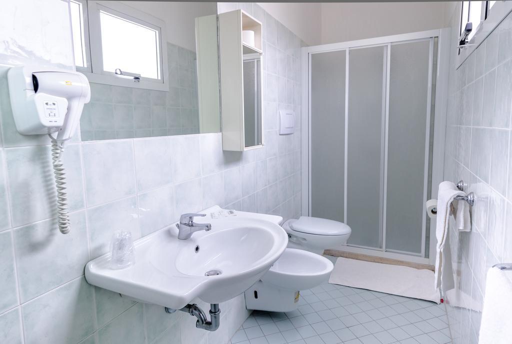 Hotel San Gottardo Riccione Esterno foto